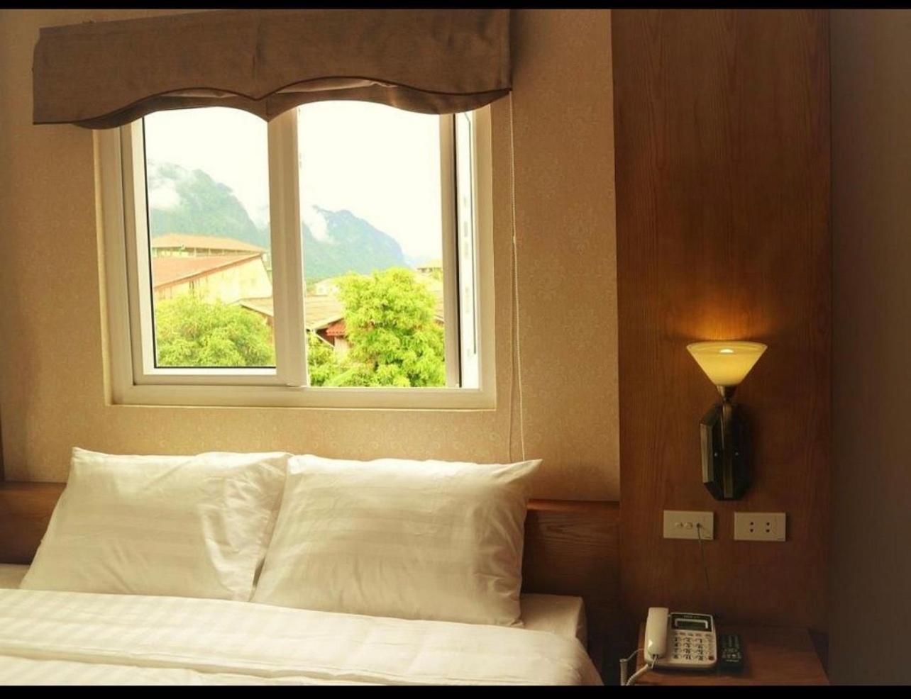 Vang Vieng Th Central Park Hotel Extérieur photo